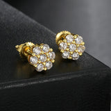 Boucles d'oreilles classiques en or avec cristaux étincelants en forme de fleurs