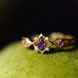 Bague vintage ajustable géométrique en or et cristal violet améthyste