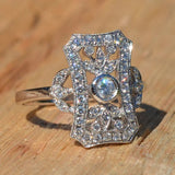 Bague vintage avec blason royal