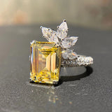 Bague carrée florale avec zircone jaune