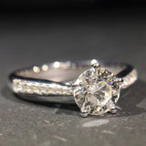 Bague solitaire classique en argent
