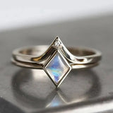 Bague vintage en argent géométrique avec pierre de lune
