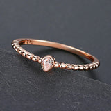 Bague vintage en or rose avec cristal rose en forme de larme