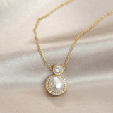 Collier vintage en or avec perles et strass