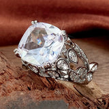 Bague en argent avec pierre précieuse taille coussin