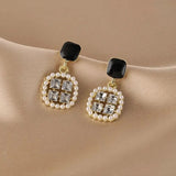 Boucles d'oreilles pendantes rondes et carrées en perles et cristaux