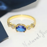 Bague vintage en or avec cristal ovale bleu