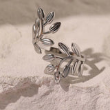 Bague ajustable à motif de feuilles et de vignes en argent
