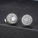 Boucles d'oreilles clous rondes intemporelles en argent rehaussées de cristaux