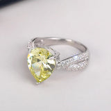 Bague vintage avec diamant jaune en forme de poire