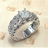 Bague vintage en argent avec cristal marquise