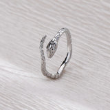 Bague ajustable au design serpent argenté intemporel