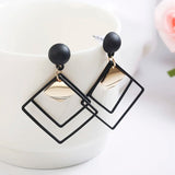 Boucles d'oreilles géométriques vintage carrées noires et dorées