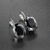 Boucles d'oreilles classiques en pierres précieuses noires