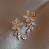 Boucles d'oreilles vintage en opale et zircone avec motif fleurs et feuilles