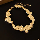 Collier classique en or avec maillons irréguliers sculpturaux