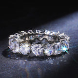 Bague avec diamant en forme de cœur et carré
