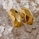Boucles d'oreilles clous sculptées vintage en or