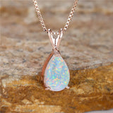 Collier pendentif en or rose et opale