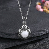 Collier vintage orné de pierre de lune