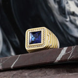 Bague vintage carrée en saphir et or