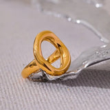 Bague vintage moderne creuse en or