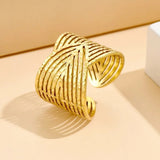 Bague ajustable sculptée abstraite en or