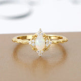 Bague vintage ajustable en cristal opale et or