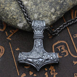 Collier vintage en argent avec marteau de Thor
