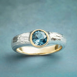 Bague vintage en cristal incrusté bleu, or et argent